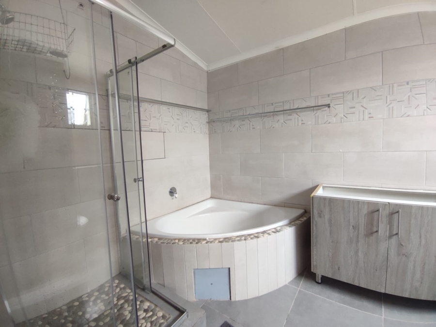 3 Bedroom Property for Sale in Rustenburg Central North West